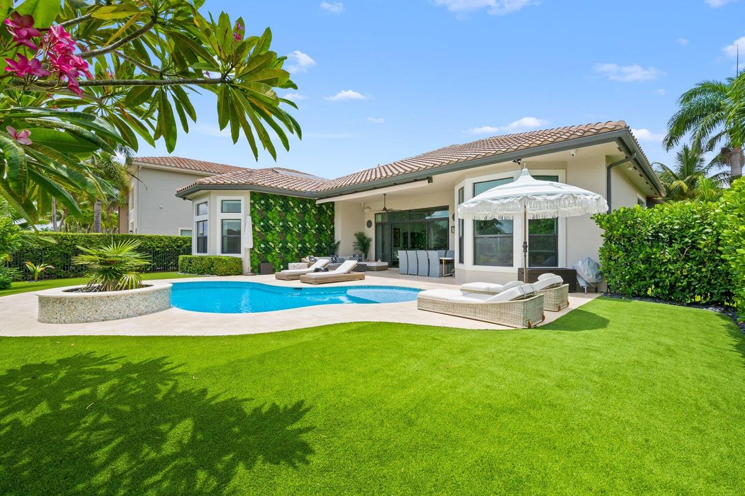 合同活跃: $1,995,000 (3 贝兹, 3 浴室, 3352 平方英尺)