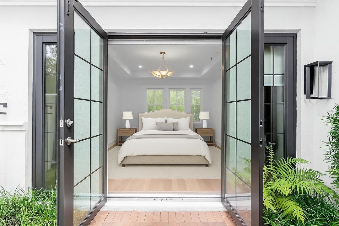 合同活跃: $1,995,000 (3 贝兹, 3 浴室, 3352 平方英尺)