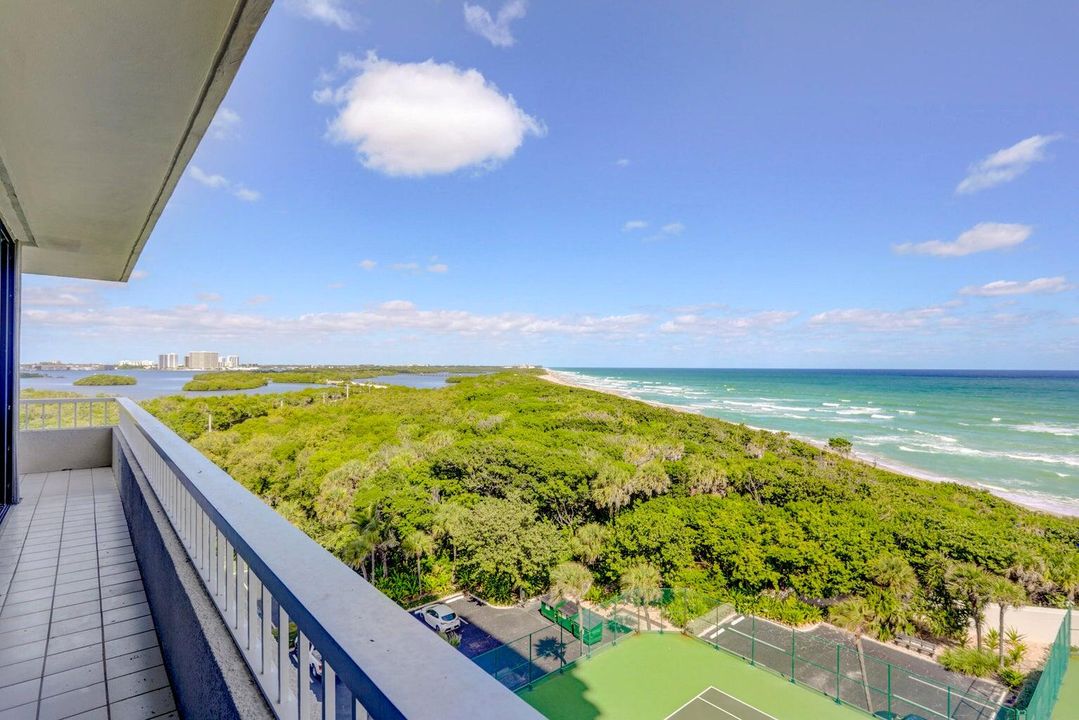 合同活跃: $10,000 (3 贝兹, 2 浴室, 2100 平方英尺)