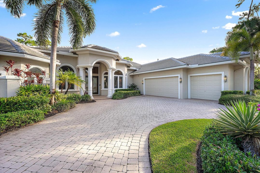 For Sale: $1,899,000 (4 beds, 4 baths, 3834 Square Feet)