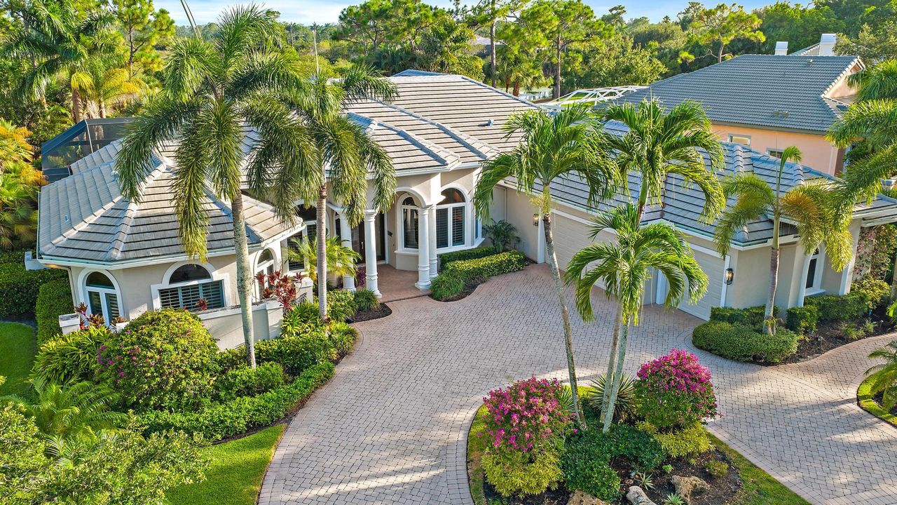 For Sale: $1,899,000 (4 beds, 4 baths, 3834 Square Feet)