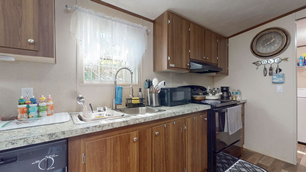 Activo con contrato: $89,999 (3 camas, 2 baños, 960 Pies cuadrados)