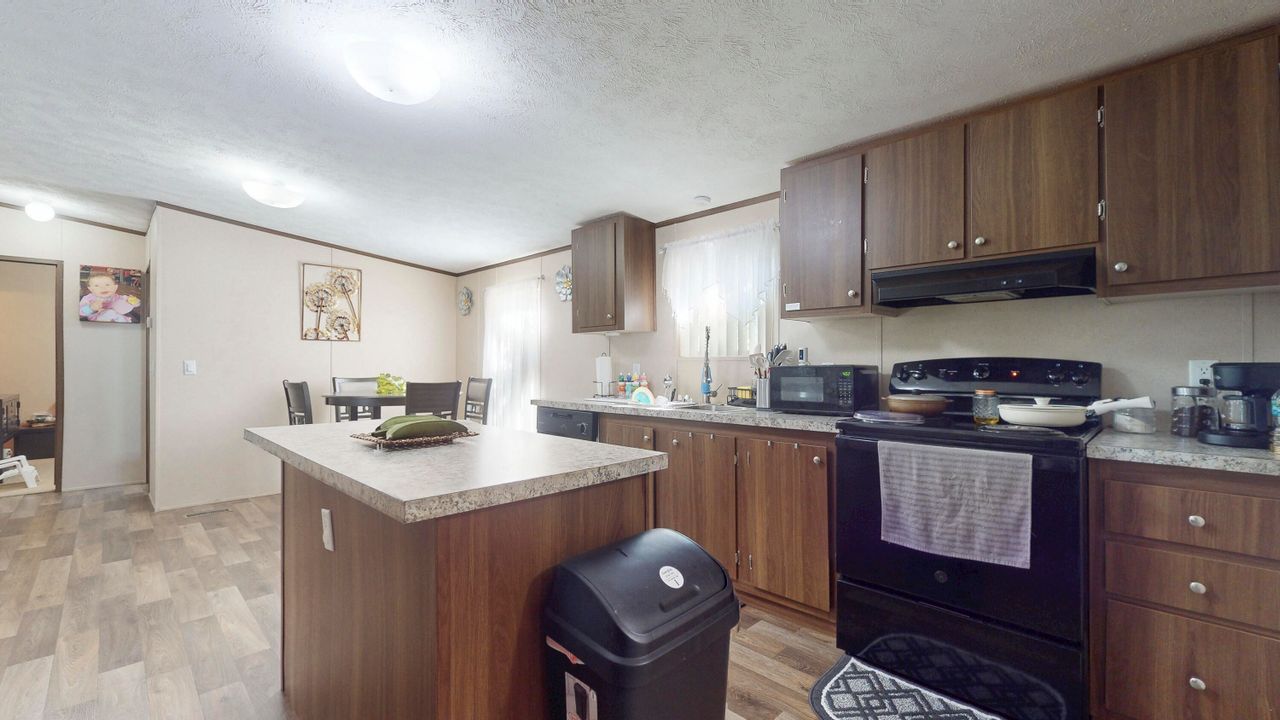 Activo con contrato: $89,999 (3 camas, 2 baños, 960 Pies cuadrados)