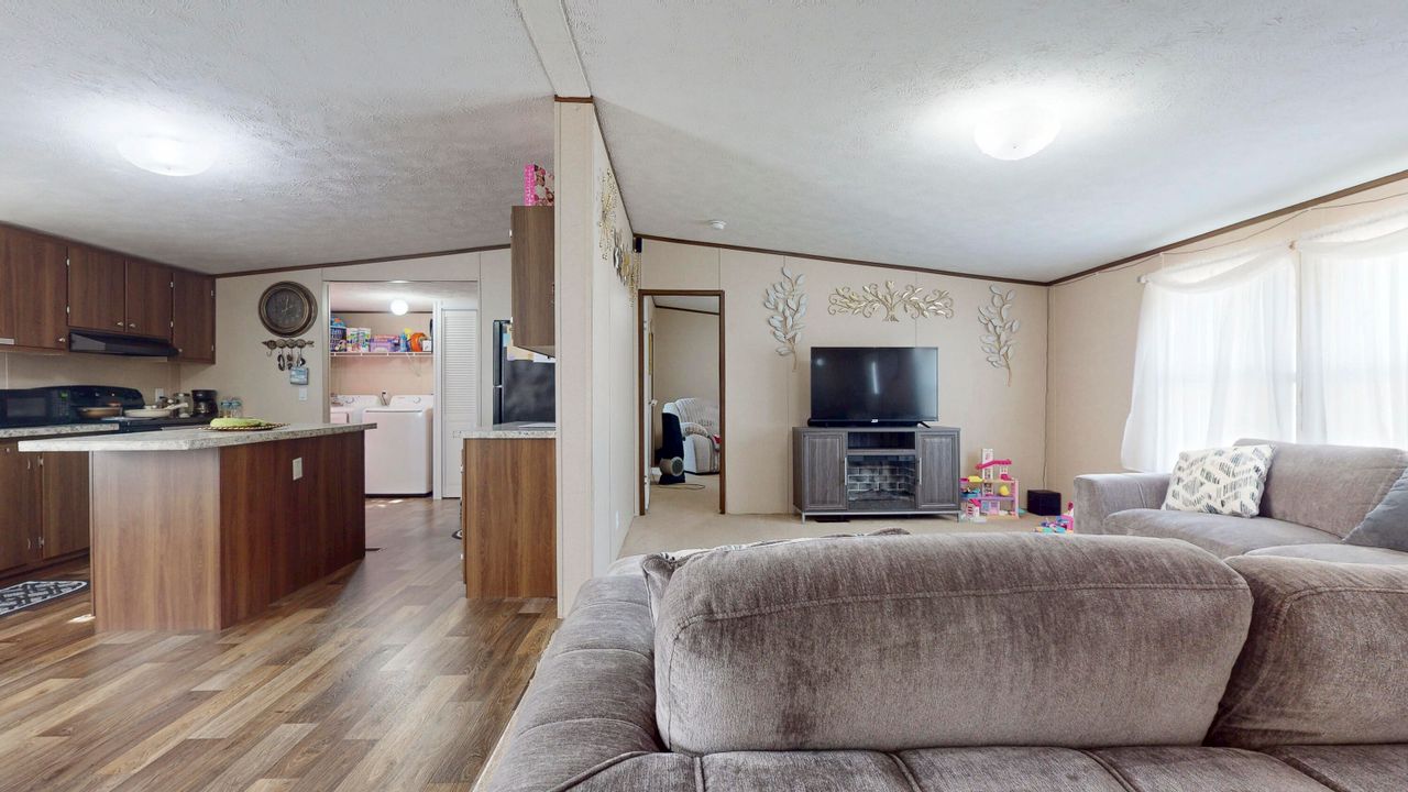 Activo con contrato: $89,999 (3 camas, 2 baños, 960 Pies cuadrados)