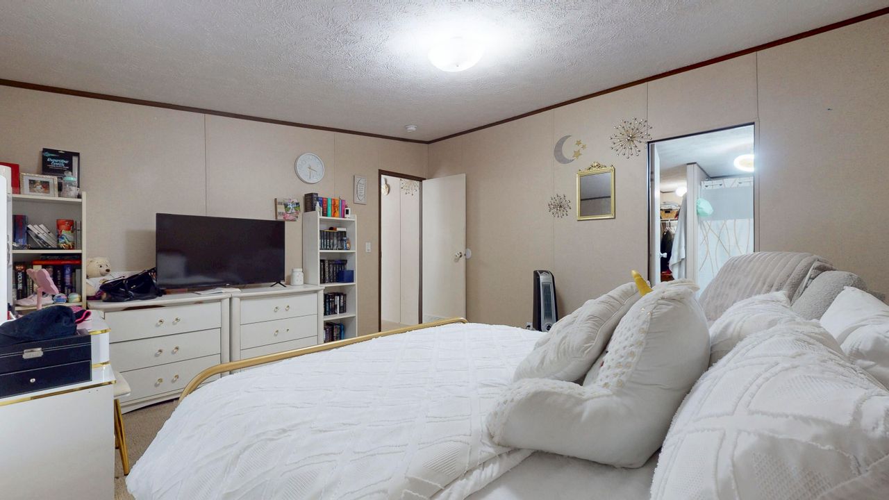 Activo con contrato: $89,999 (3 camas, 2 baños, 960 Pies cuadrados)