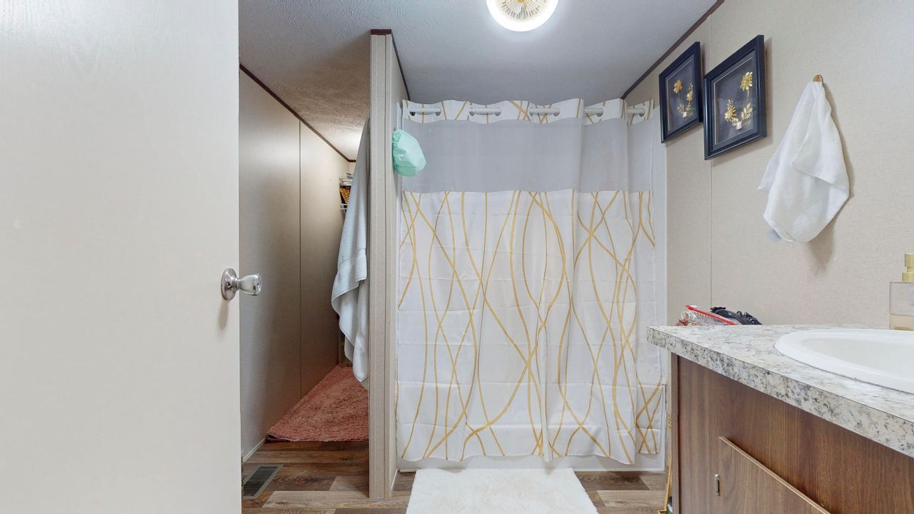 Activo con contrato: $89,999 (3 camas, 2 baños, 960 Pies cuadrados)