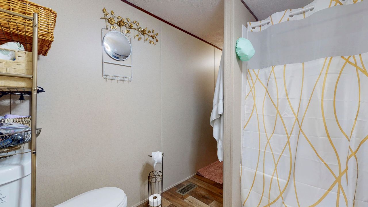 Activo con contrato: $89,999 (3 camas, 2 baños, 960 Pies cuadrados)