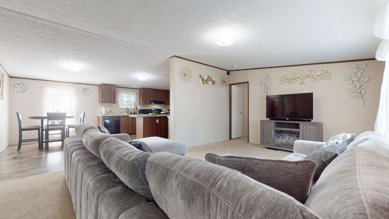 Activo con contrato: $89,999 (3 camas, 2 baños, 960 Pies cuadrados)