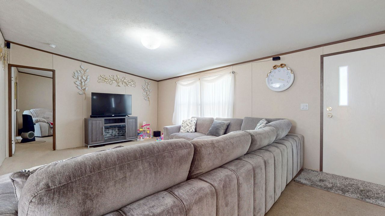 Activo con contrato: $89,999 (3 camas, 2 baños, 960 Pies cuadrados)