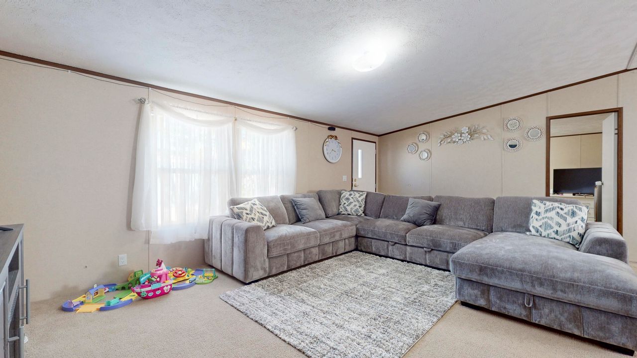 Activo con contrato: $89,999 (3 camas, 2 baños, 960 Pies cuadrados)