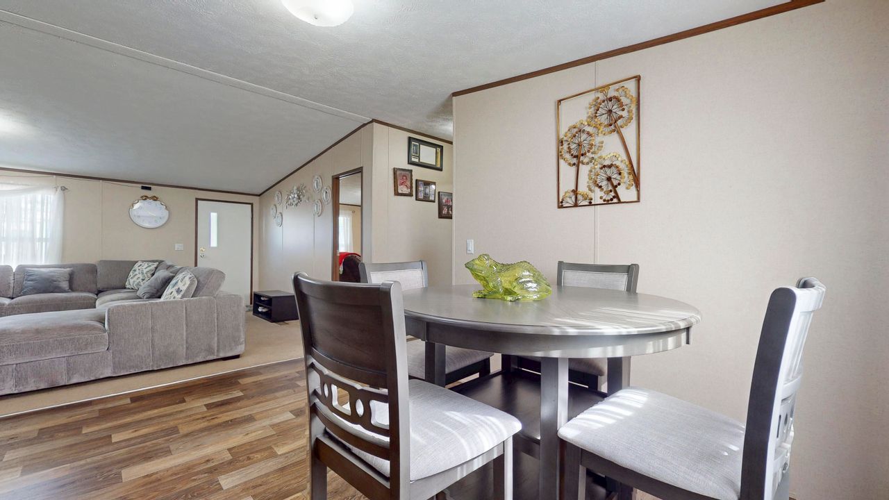 Activo con contrato: $89,999 (3 camas, 2 baños, 960 Pies cuadrados)