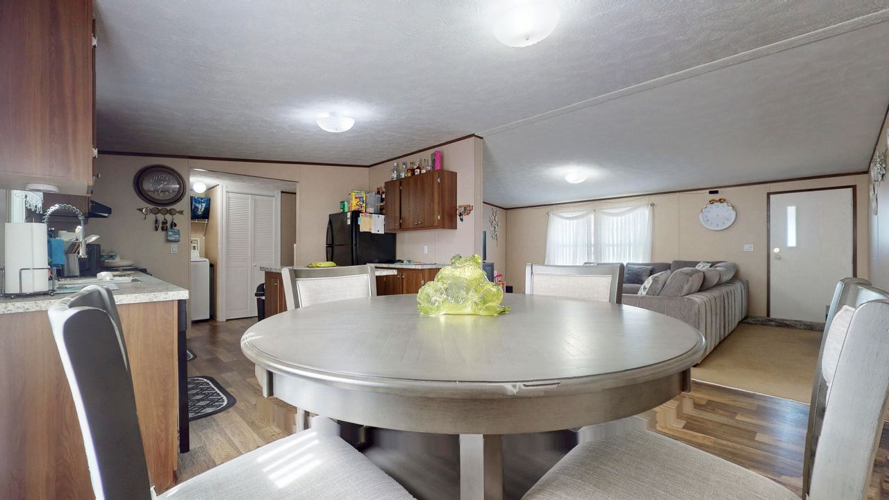 Activo con contrato: $89,999 (3 camas, 2 baños, 960 Pies cuadrados)