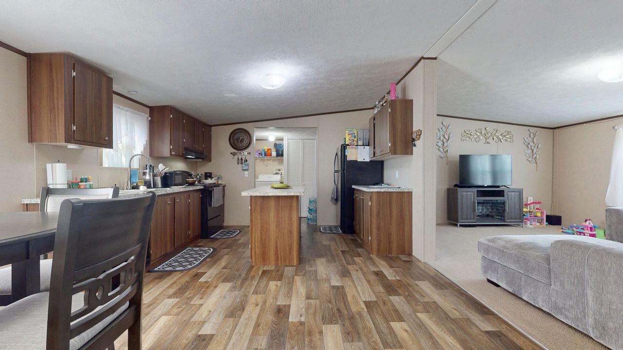 Activo con contrato: $89,999 (3 camas, 2 baños, 960 Pies cuadrados)