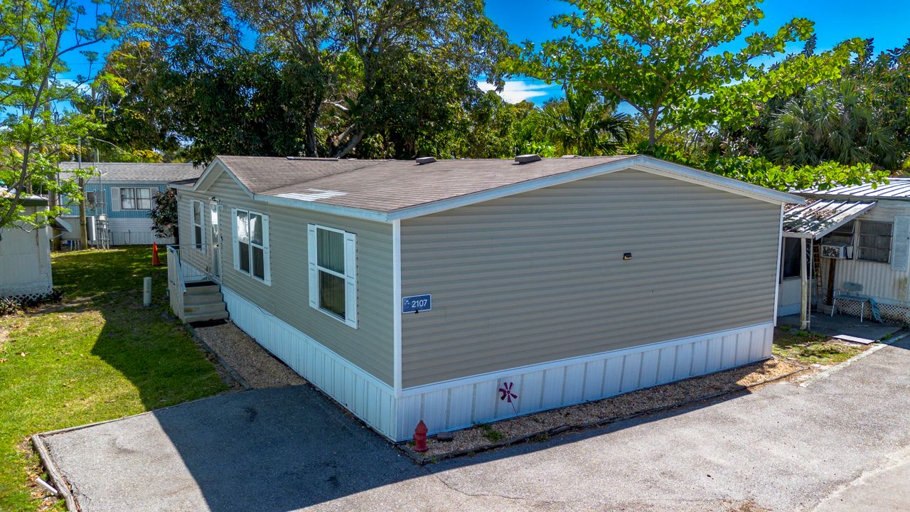 Activo con contrato: $89,999 (3 camas, 2 baños, 960 Pies cuadrados)