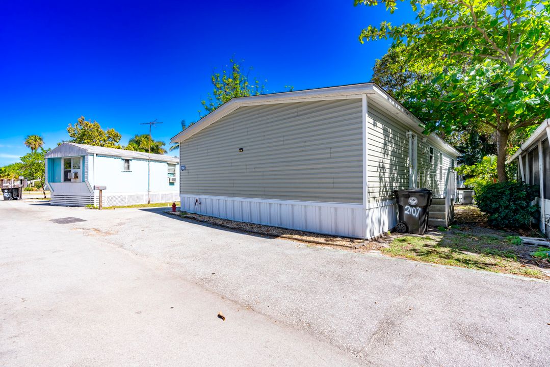 Activo con contrato: $89,999 (3 camas, 2 baños, 960 Pies cuadrados)