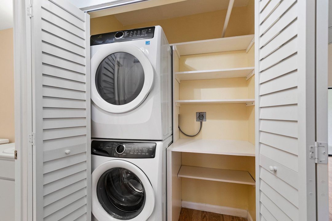 En Venta: $325,000 (2 camas, 2 baños, 1363 Pies cuadrados)