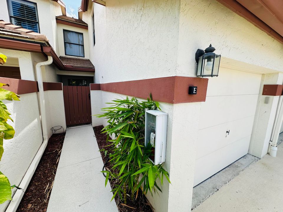 合同活跃: $2,650 (3 贝兹, 2 浴室, 1260 平方英尺)