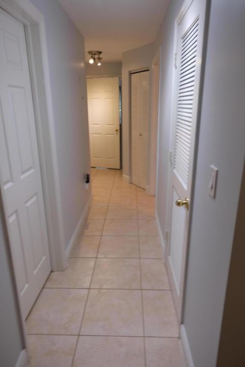 合同活跃: $2,650 (3 贝兹, 2 浴室, 1260 平方英尺)