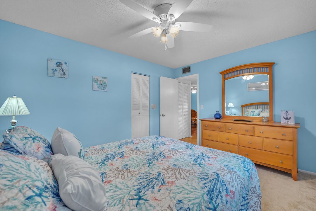 合同活跃: $2,200 (2 贝兹, 2 浴室, 1021 平方英尺)