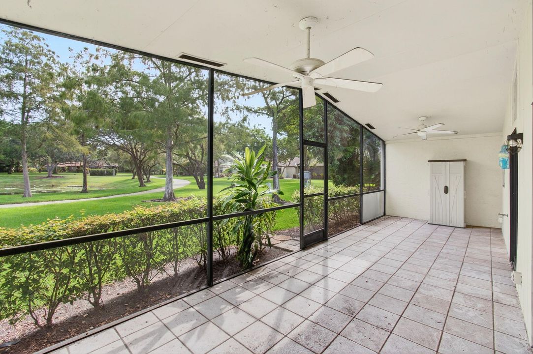 Под контрактом: $388,000 (3 спален, 2 ванн, 1200 Квадратных фут)