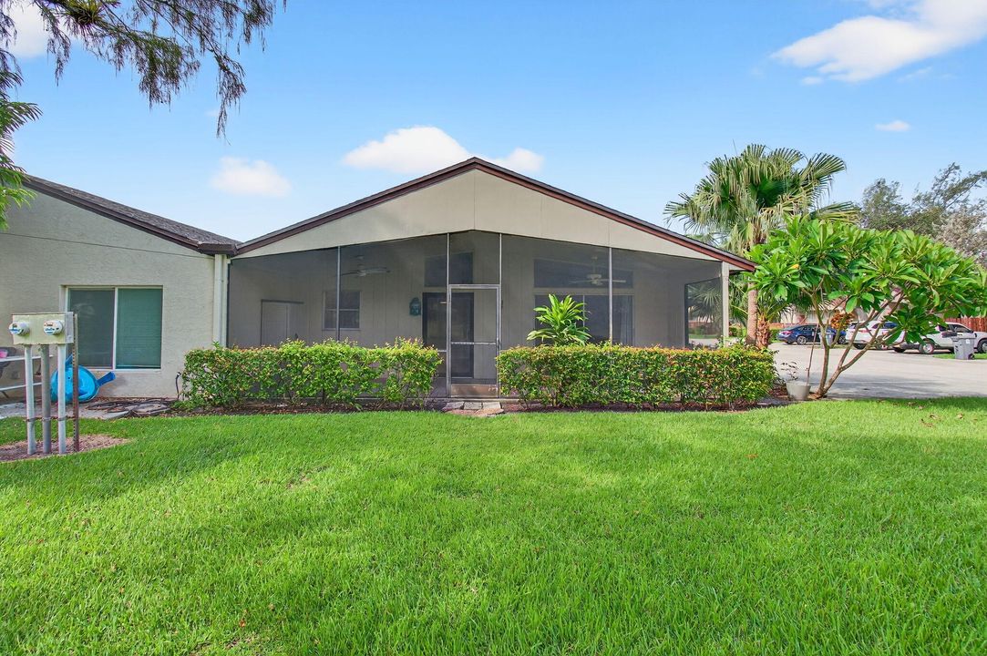 Под контрактом: $388,000 (3 спален, 2 ванн, 1200 Квадратных фут)