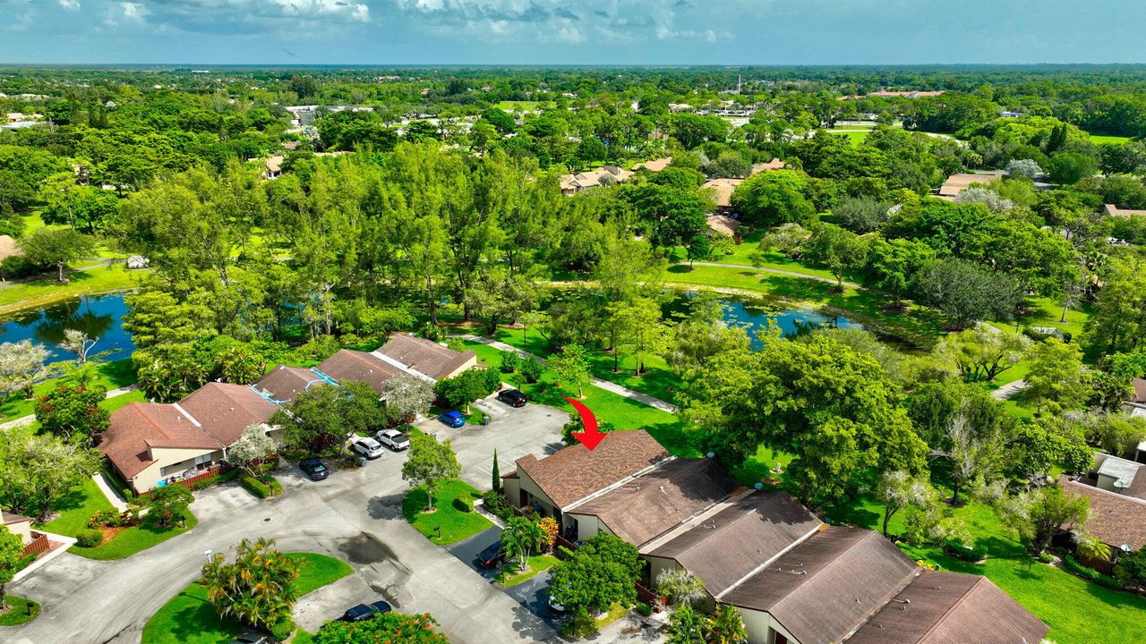 Под контрактом: $388,000 (3 спален, 2 ванн, 1200 Квадратных фут)