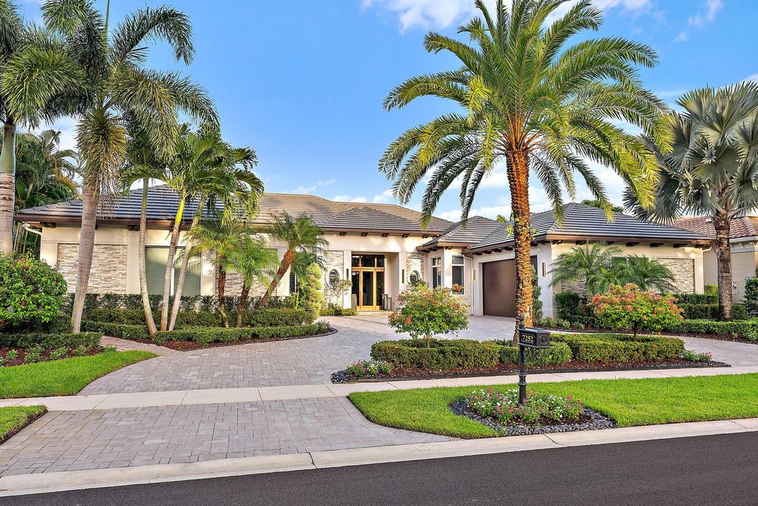 Active With Contract: $3,650,000 (4 beds, 4 baths, 4358 Square Feet)