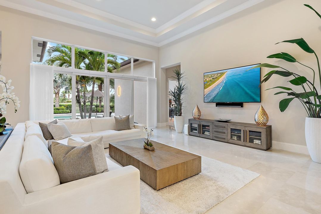 Active With Contract: $3,650,000 (4 beds, 4 baths, 4358 Square Feet)