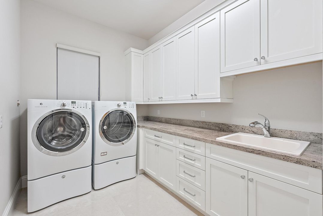 Active With Contract: $3,650,000 (4 beds, 4 baths, 4358 Square Feet)