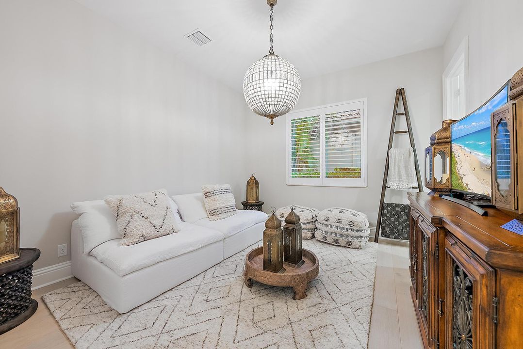 Active With Contract: $3,650,000 (4 beds, 4 baths, 4358 Square Feet)