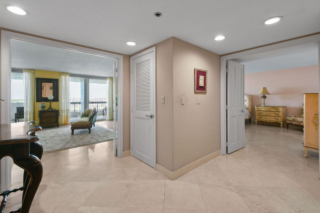 合同活跃: $2,995,000 (2 贝兹, 3 浴室, 2905 平方英尺)