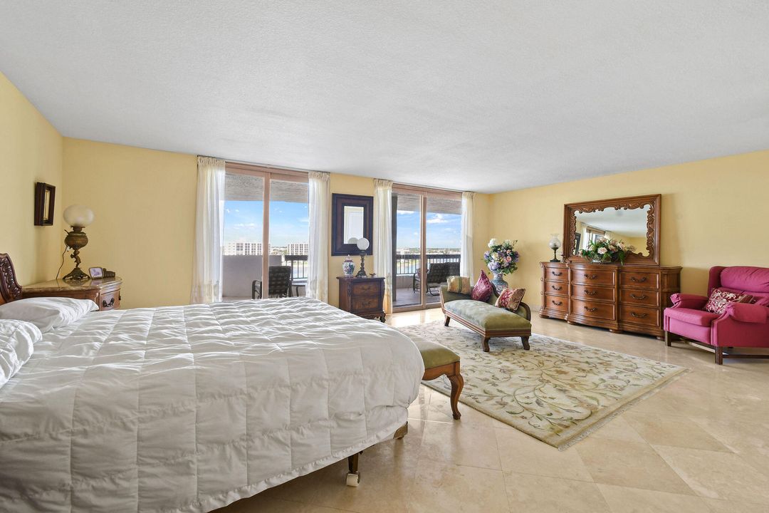 合同活跃: $2,995,000 (2 贝兹, 3 浴室, 2905 平方英尺)