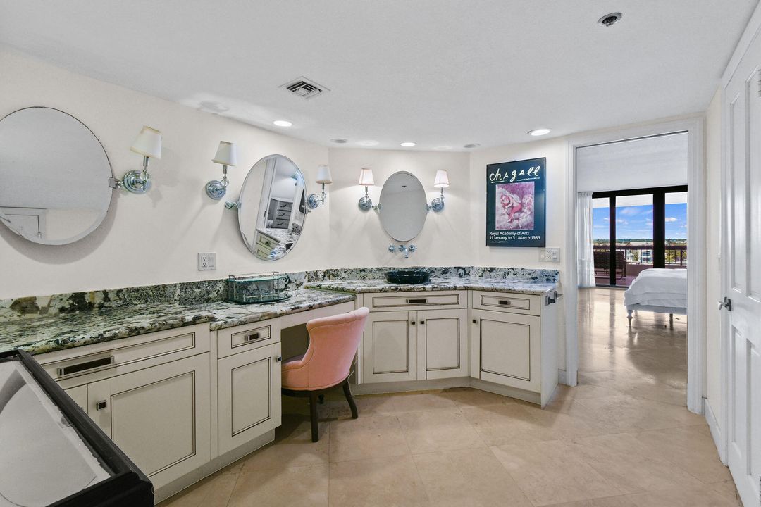 合同活跃: $2,995,000 (2 贝兹, 3 浴室, 2905 平方英尺)