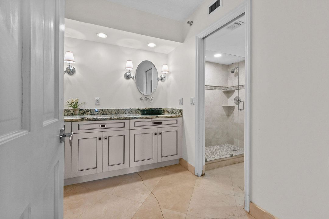 合同活跃: $2,995,000 (2 贝兹, 3 浴室, 2905 平方英尺)