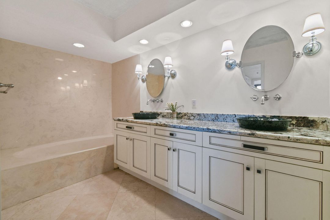 合同活跃: $2,995,000 (2 贝兹, 3 浴室, 2905 平方英尺)