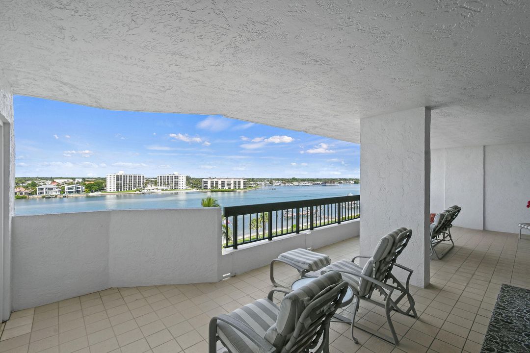 合同活跃: $2,995,000 (2 贝兹, 3 浴室, 2905 平方英尺)