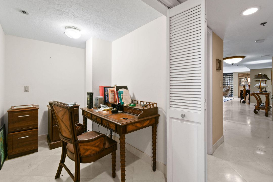 合同活跃: $2,995,000 (2 贝兹, 3 浴室, 2905 平方英尺)