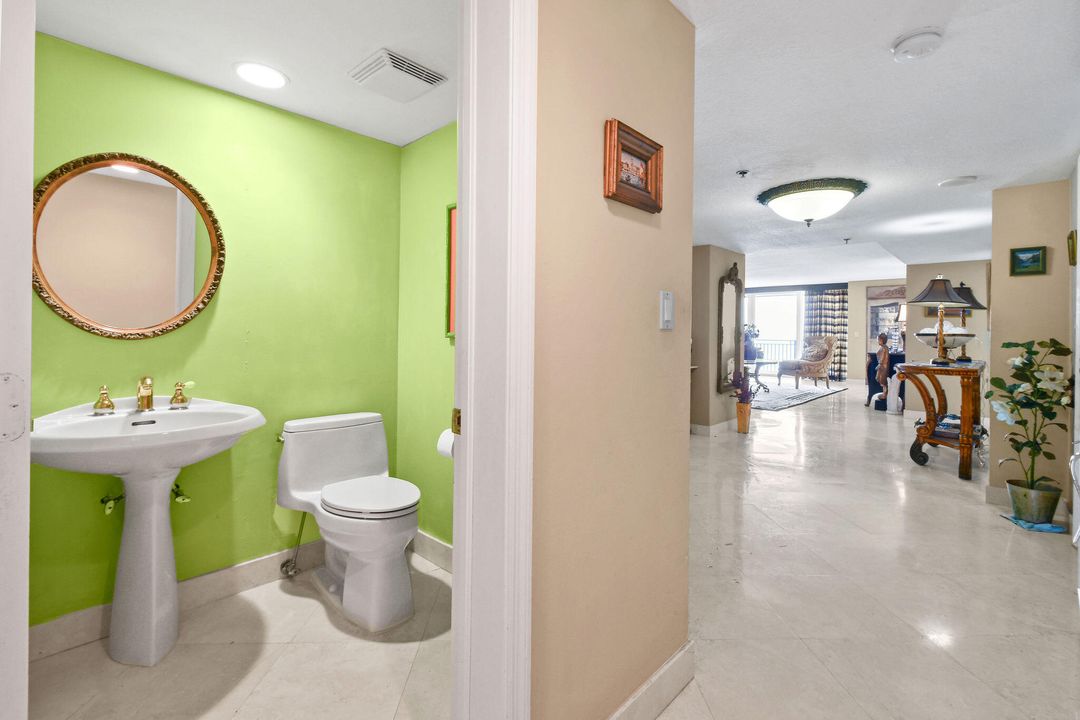 合同活跃: $2,995,000 (2 贝兹, 3 浴室, 2905 平方英尺)