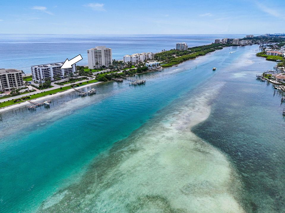 合同活跃: $2,995,000 (2 贝兹, 3 浴室, 2905 平方英尺)