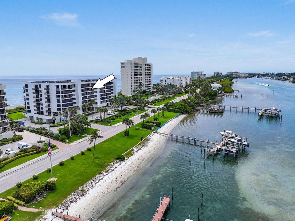 合同活跃: $2,995,000 (2 贝兹, 3 浴室, 2905 平方英尺)