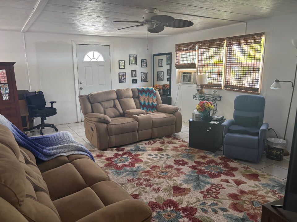 待售: $63,000 (3 贝兹, 2 浴室, 1368 平方英尺)