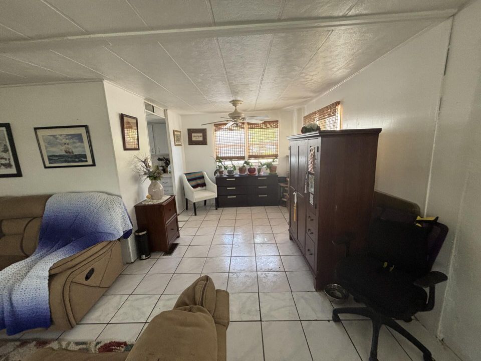 待售: $63,000 (3 贝兹, 2 浴室, 1368 平方英尺)