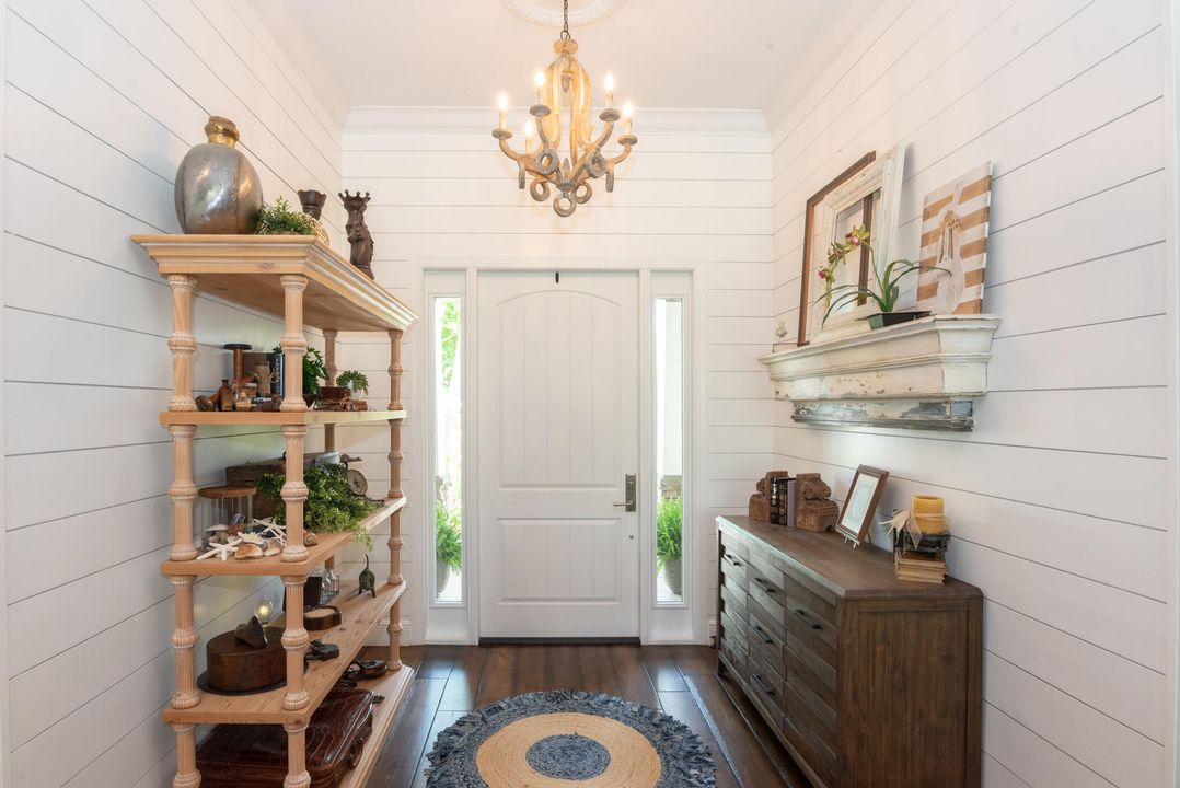 Под контрактом: $1,750,000 (3 спален, 3 ванн, 3630 Квадратных фут)