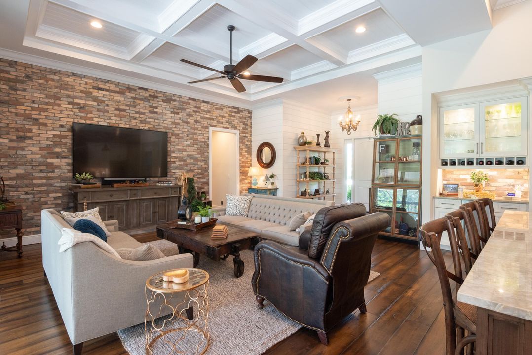 Под контрактом: $1,750,000 (3 спален, 3 ванн, 3630 Квадратных фут)