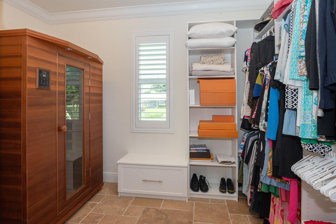 Под контрактом: $1,750,000 (3 спален, 3 ванн, 3630 Квадратных фут)