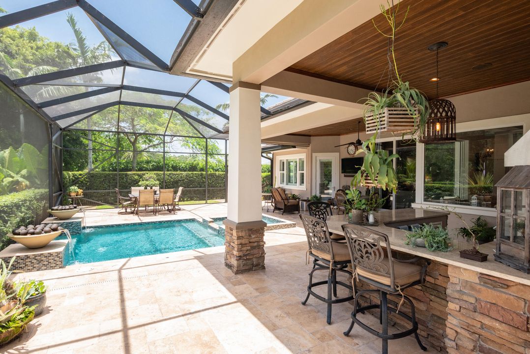 Под контрактом: $1,750,000 (3 спален, 3 ванн, 3630 Квадратных фут)