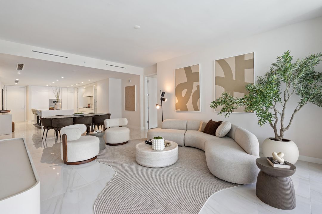 合同活跃: $2,650,000 (2 贝兹, 2 浴室, 2169 平方英尺)