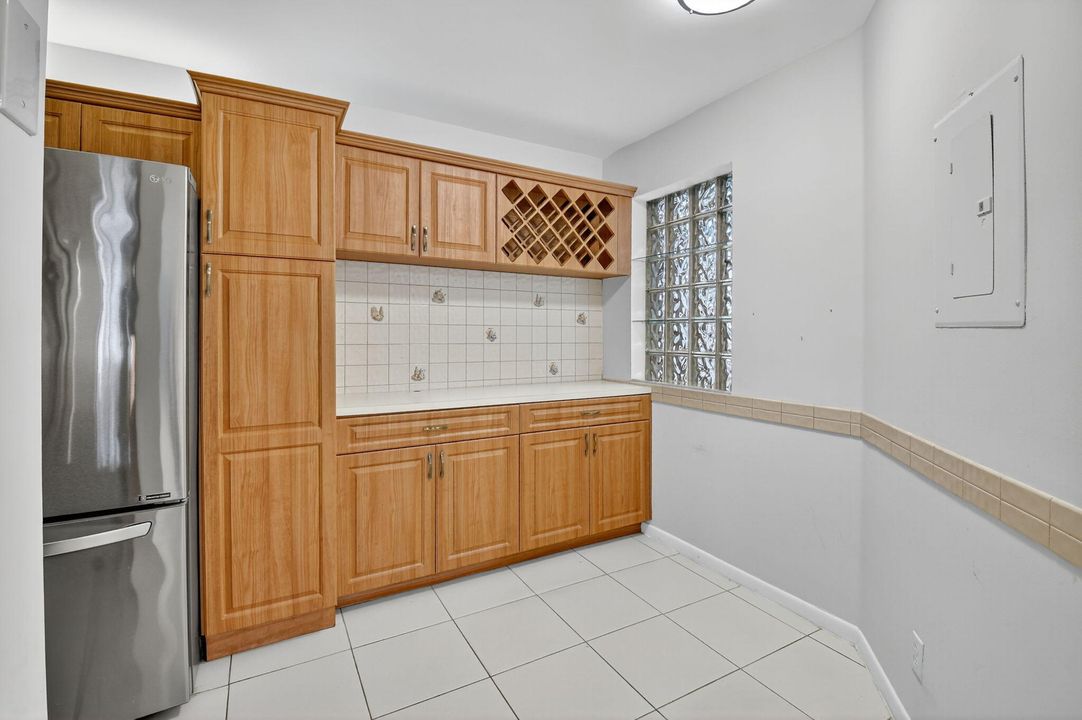 合同活跃: $185,000 (3 贝兹, 2 浴室, 1134 平方英尺)