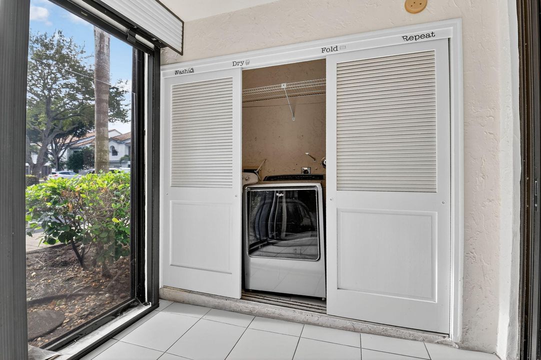 合同活跃: $185,000 (3 贝兹, 2 浴室, 1134 平方英尺)