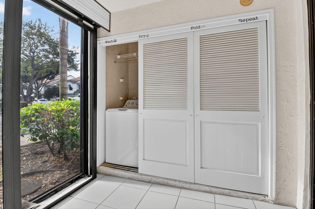 合同活跃: $185,000 (3 贝兹, 2 浴室, 1134 平方英尺)